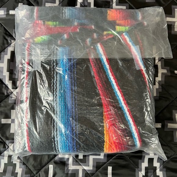 Supreme Serape Blanket - Picture 4 of 4